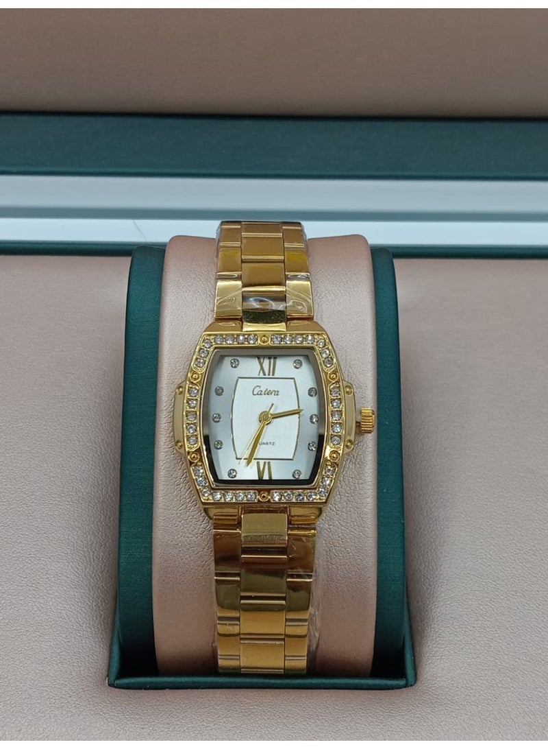 High-quality, water-resistant women's watch in steel - gold bracelet with a white dial